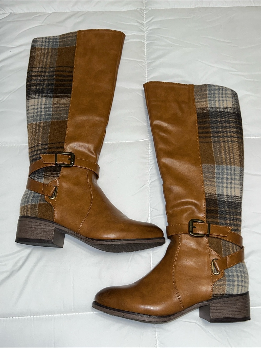 Never worn Pierre Dumas Tan & Plaid Size 8 Boots